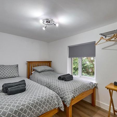 Central, Newly Refurbished Cottage In ポーターフェリー エクステリア 写真